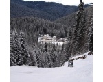 Вид с горы на отель Перелик. Горнолыжный курорт Пампорово, Болгария